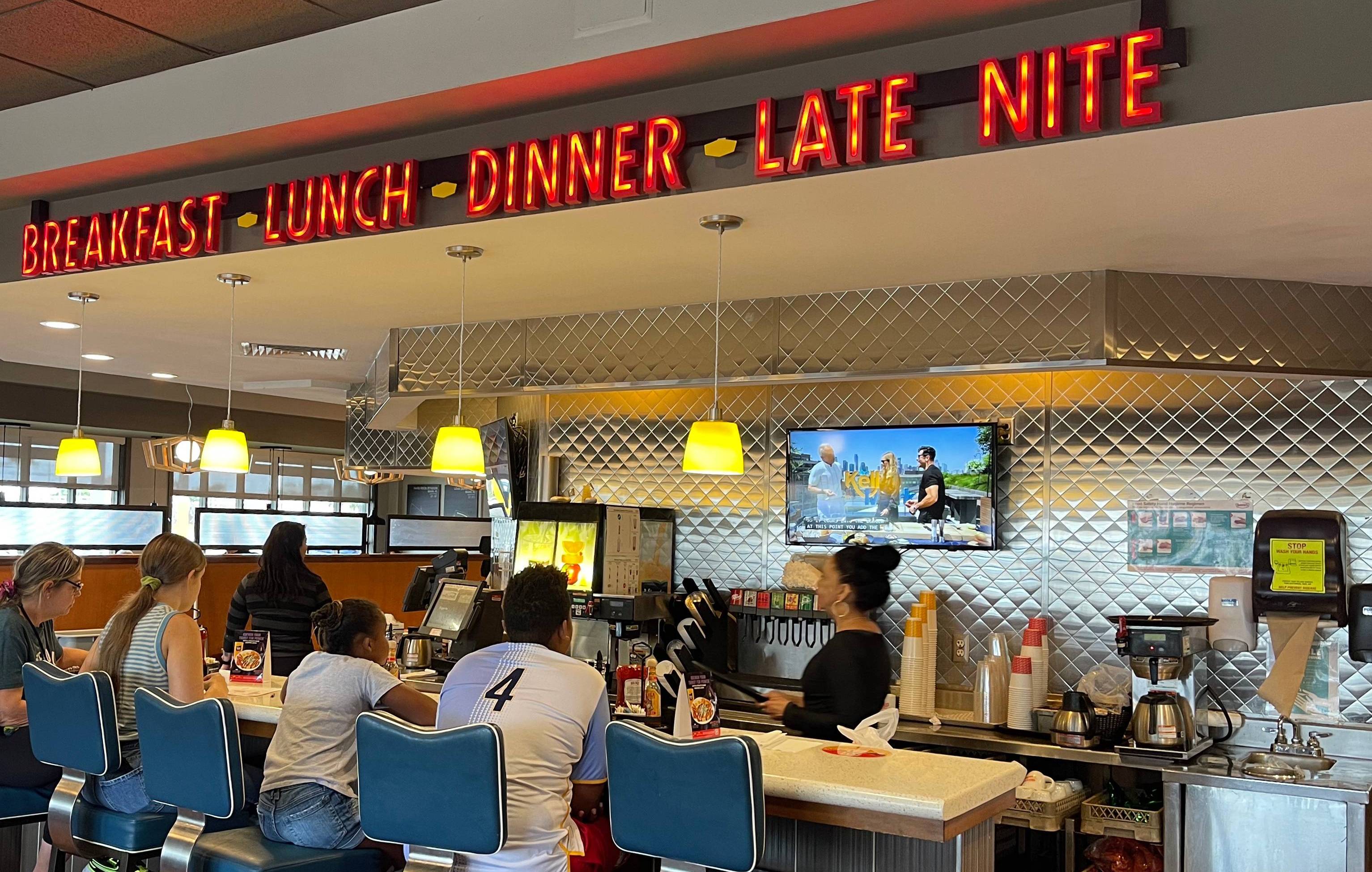 Denny’s counter interior